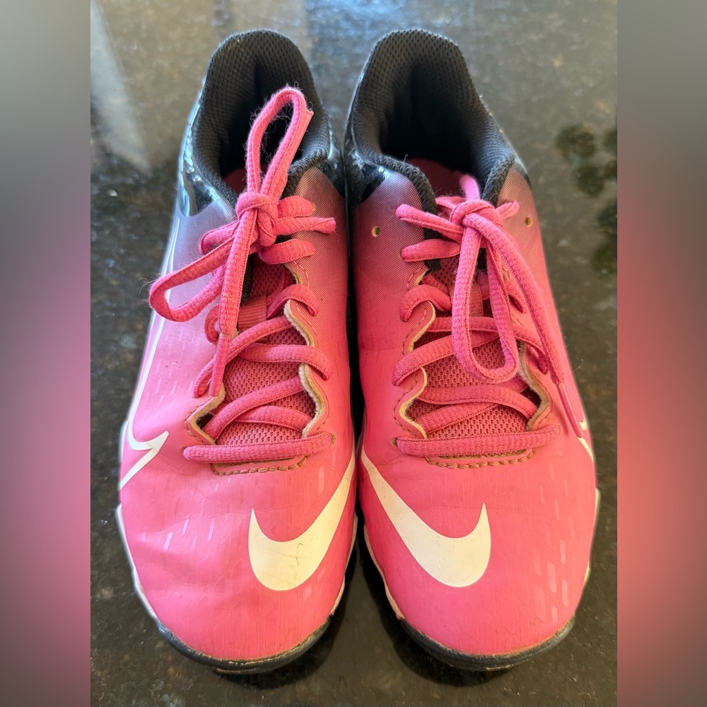 Nike Diamond Pink and Black Youth Baseball/Softball Cleats Size 2Y